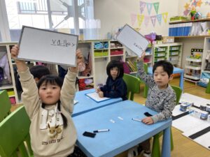 Nagano Shooting Stars Hike to the Orchard in Light Rain (week of November 6-10)