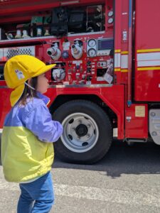 Nakano Rainbow：　Drill and Fire Truck Fun!