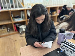 Paper airplanes and the secrets of flight